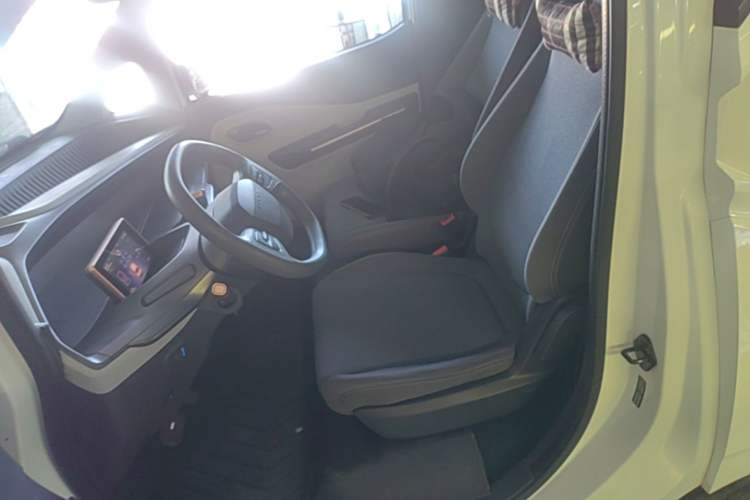 Used Wuling NAMMIEV 2021 - Play Edition Left Front Seat