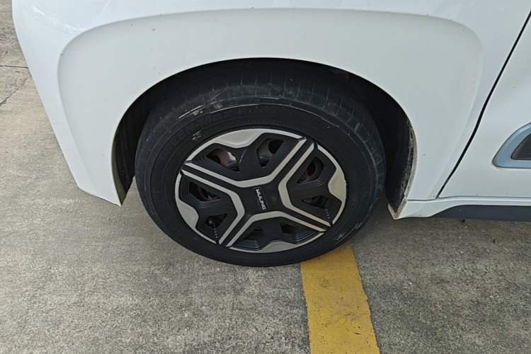 Used Wuling NAMMIEV 2021 - Play Edition Left Front Wheel Hub