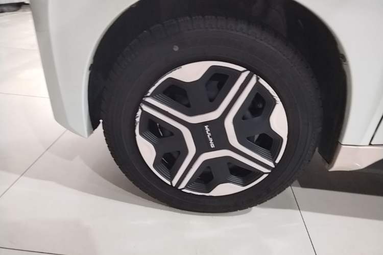 Used Wuling NAMMIEV 2021 Disney Zootopia – Judy Edition Left Front Wheel Hub
