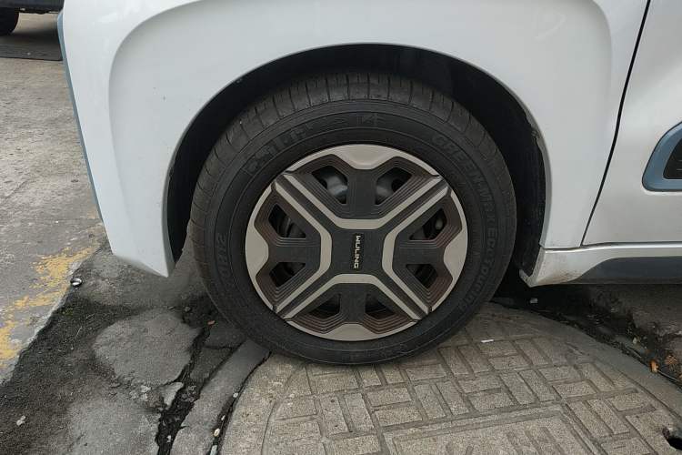 Used Wuling NAMMIEV 2021 Playful Model – High-Power Version Left Front Wheel Hub