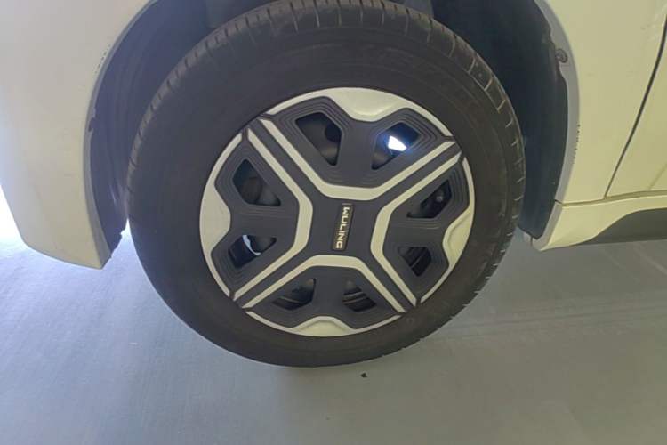 Used Wuling NAMMIEV 2021 - Play Edition Left Front Wheel Hub