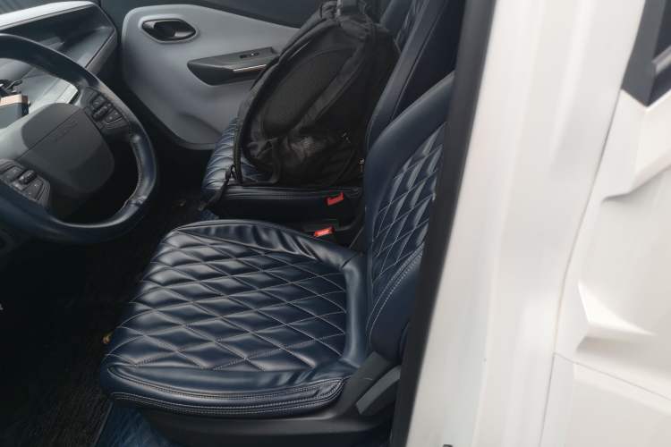 Used Wuling NAMMIEV 2021 Playful Model – High-Power Version Left Rear Seat