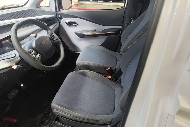 Used Wuling NAMMIEV 2021 - Play Edition Left Rear Seat
