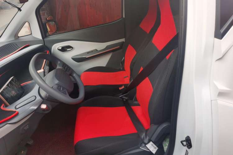 Used Wuling NAMMIEV 2021 Playful Model – High-Power Version Left Rear Seat