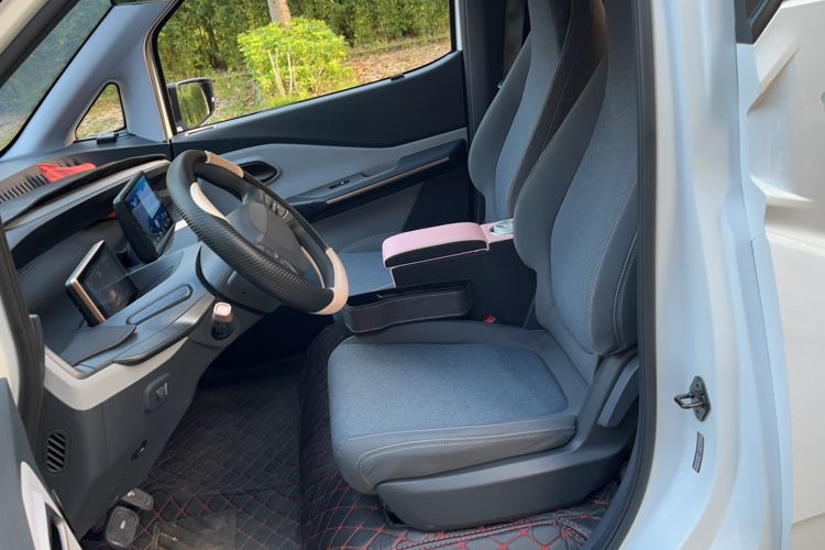 Used Wuling NAMMIEV 2021 Playful Model – High-Power Version Left Rear Seat
