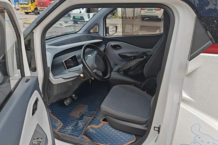 Used Wuling NAMMIEV 2021 Playful Model – High-Power Version Left Rear Seat