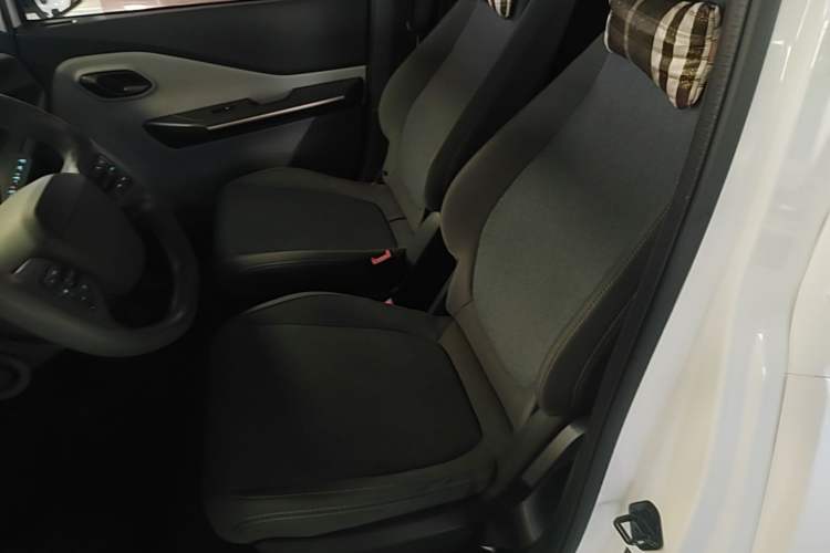 Used Wuling NAMMIEV 2021 - Play Edition Left Rear Seat