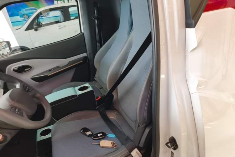 Used Wuling NAMMIEV 2021 Playful Model – High-Power Version Left Rear Seat