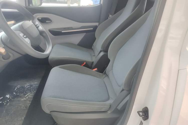 Used Wuling NAMMIEV 2021 Playful Model – High-Power Version Left Rear Seat