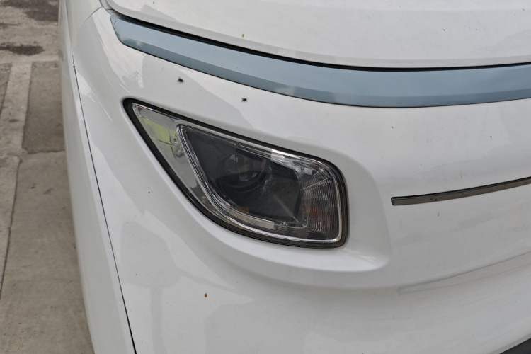 Used Wuling NAMMIEV 2021 Playful Model – High-Power Version Right Front Headlight