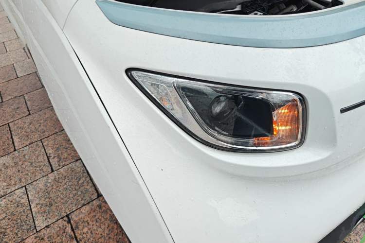 Used Wuling NAMMIEV 2021 Playful Model – High-Power Version Right Front Headlight