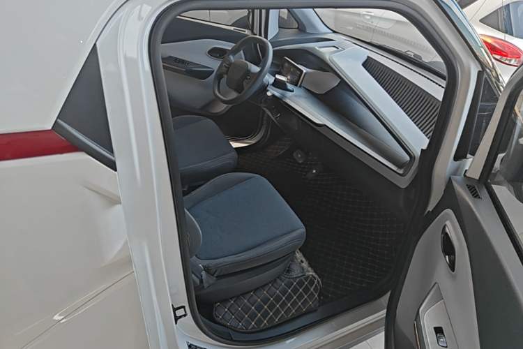 Used Wuling NAMMIEV 2021 - Play Edition Right Front Seat