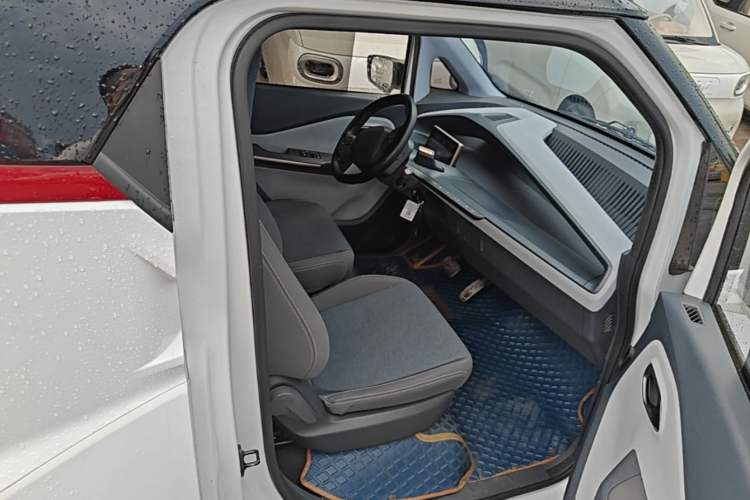 Used Wuling NAMMIEV 2021 Playful Model – High-Power Version Right Front Seat