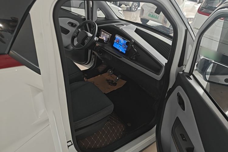 Used Wuling NAMMIEV 2021 Playful Model – High-Power Version Right Front Seat