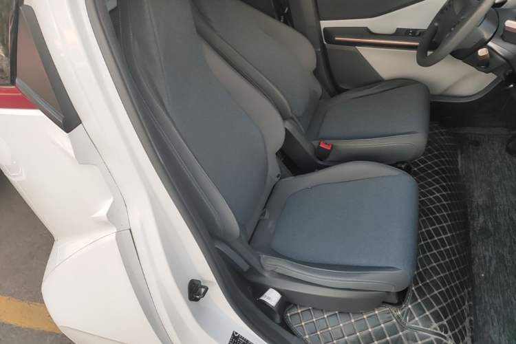 Used Wuling NAMMIEV 2021 - Play Edition Right Front Seat