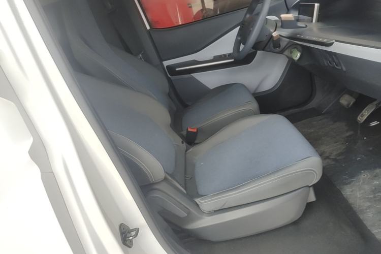 Used Wuling NAMMIEV 2021 Playful Model – High-Power Version Right Front Seat
