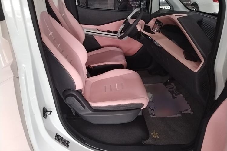 Used Wuling NAMMIEV 2021 Disney Zootopia – Judy Edition Right Front Seat