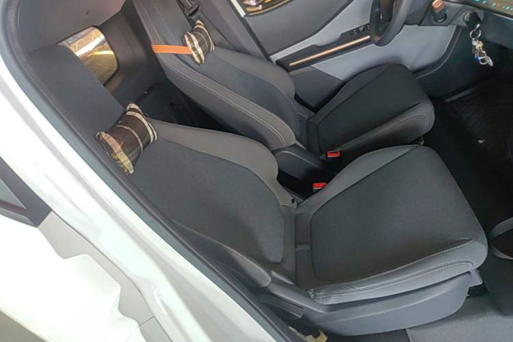 Used Wuling NAMMIEV 2021 - Play Edition Right Front Seat