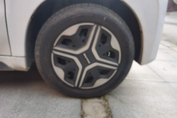 Used Wuling NAMMIEV 2021 Playful Model – High-Power Version Right Front Wheel Hub