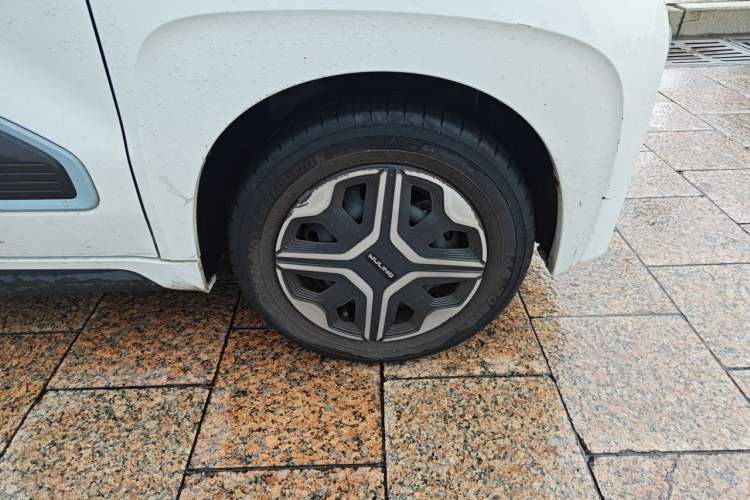 Used Wuling NAMMIEV 2021 Playful Model – High-Power Version Right Front Wheel Hub