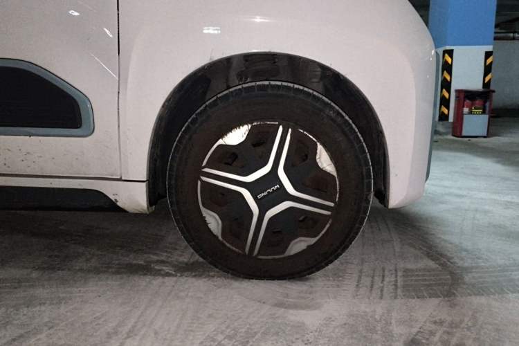 Used Wuling NAMMIEV 2021 - Play Edition Right Front Wheel Hub