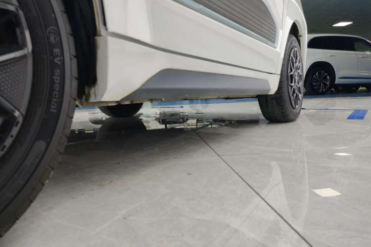 Used Wuling NAMMIEV 2021 Playful Model – High-Power Version Right Side Sill