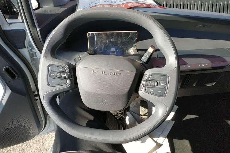 Used Wuling NAMMIEV 2021 Playful Model – High-Power Version Steering Wheel