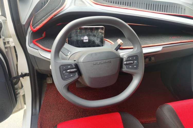 Used Wuling NAMMIEV 2021 Playful Model – High-Power Version Steering Wheel