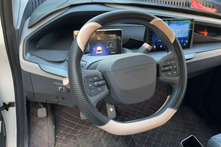 Used Wuling NAMMIEV 2021 Playful Model – High-Power Version Steering Wheel