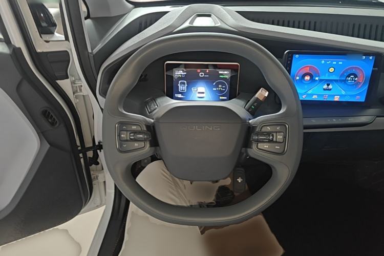 Used Wuling NAMMIEV 2021 Playful Model – High-Power Version Steering Wheel