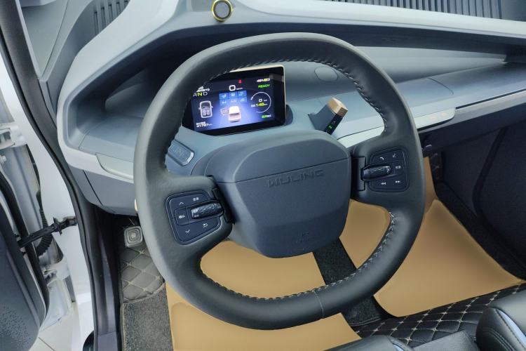 Used Wuling NAMMIEV 2021 Playful Model – High-Power Version Steering Wheel