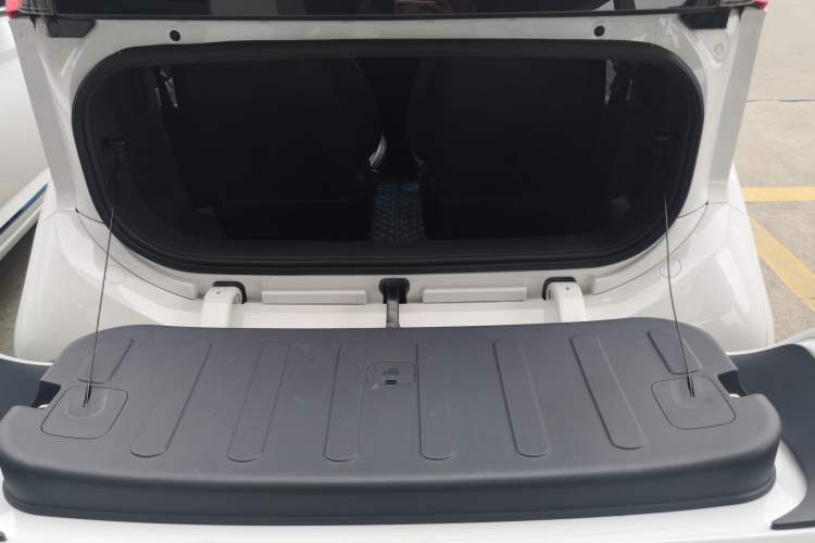 Used Wuling NAMMIEV 2021 Playful Model – High-Power Version Trunk