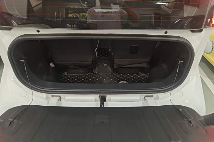 Used Wuling NAMMIEV 2021 Passion Edition Trunk