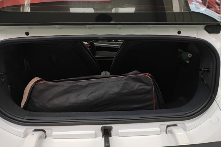 Used Wuling NAMMIEV 2021 Playful Model – High-Power Version Trunk