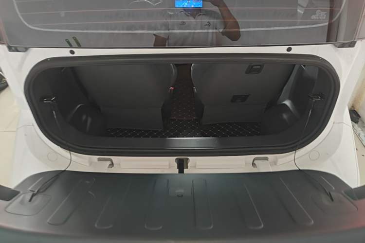 Used Wuling NAMMIEV 2021 Playful Model – High-Power Version Trunk