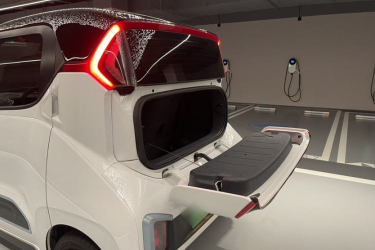 Used Wuling NAMMIEV 2021 Playful Model – High-Power Version Trunk