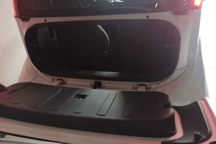 Used Wuling NAMMIEV 2021 Playful Model – High-Power Version Trunk