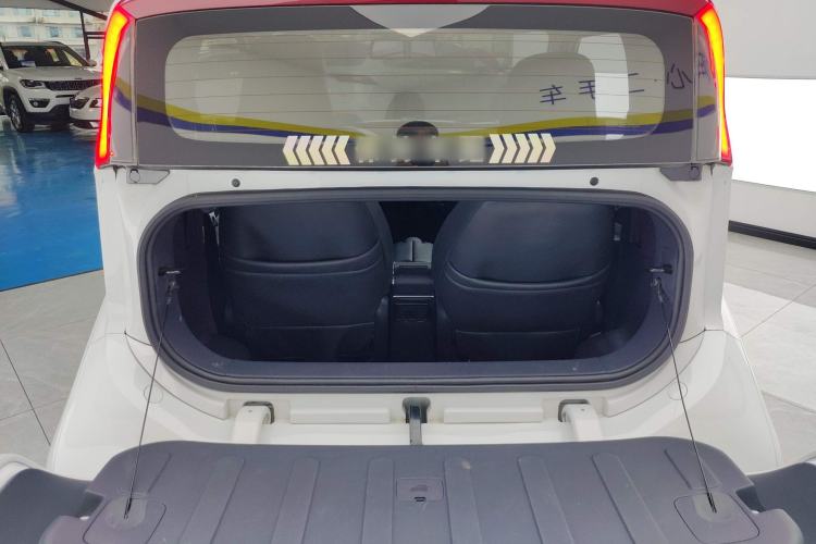 Used Wuling NAMMIEV 2021 Playful Model – High-Power Version Trunk