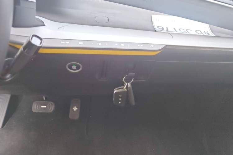 Used Wuling NAMMIEV 2021 Passion Edition Audio And AC Panel