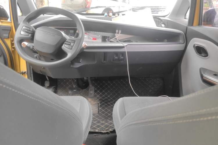 Used Wuling NAMMIEV 2021 Playful Model – High-Power Version Center Console