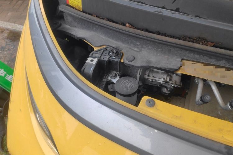 Used Wuling NAMMIEV 2021 Playful Model – High-Power Version Engine Bay Right