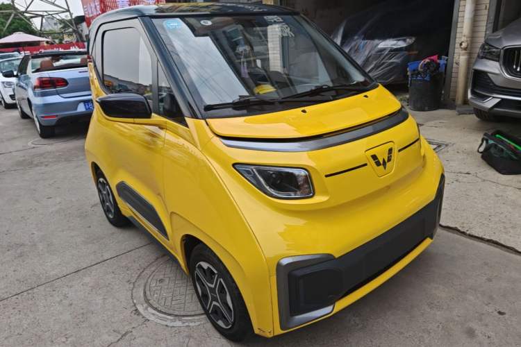 Used Wuling NAMMIEV 2021 Passion Edition Front Right 45 Deg