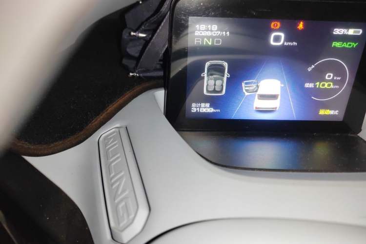 Used Wuling NAMMIEV 2022 Enjoyment Model Odometer Close Up