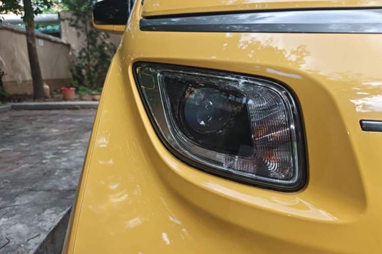 Used Wuling NAMMIEV 2022 Enjoyment Model Right Front Headlight