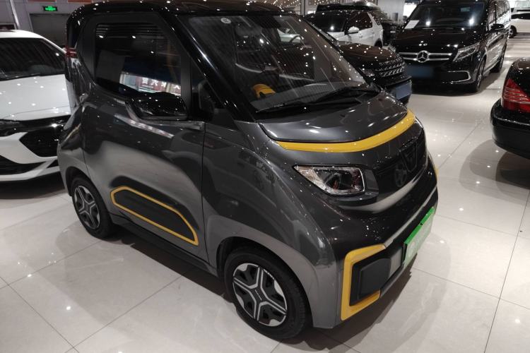 Used Wuling NAMMIEV 2022 Enjoyment Model Front Right 45 Deg