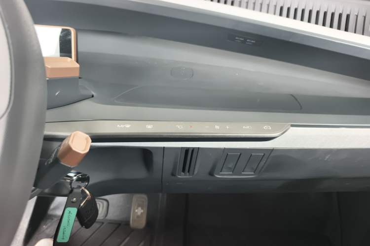 Used Wuling NAMMIEV 2022 Enjoyment Model Audio And AC Panel