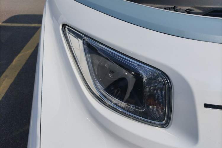 Used Wuling NAMMIEV 2022 Enjoyment Model Right Front Headlight