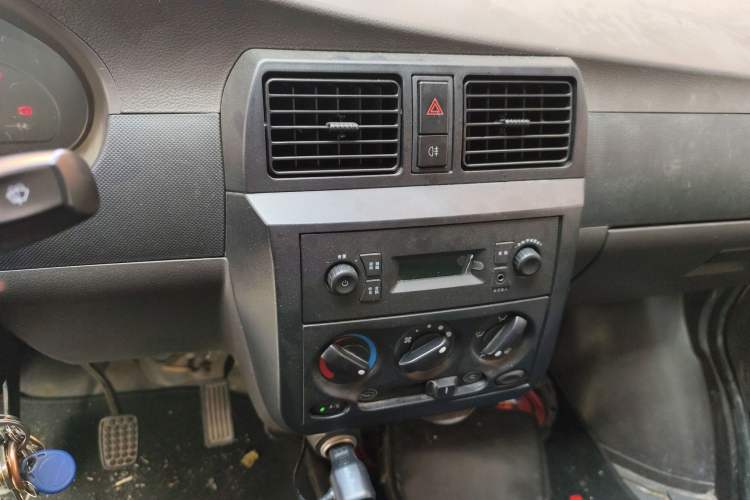 Used Wuling Rongguang 2019 1.5L Extended-Body Van Base Model with 2 Seats Audio And AC Panel