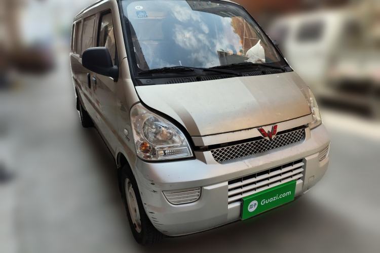 Used Wuling Rongguang 2019 1.5L Extended-Body Van Base Model with 2 Seats Front Right 45 Deg