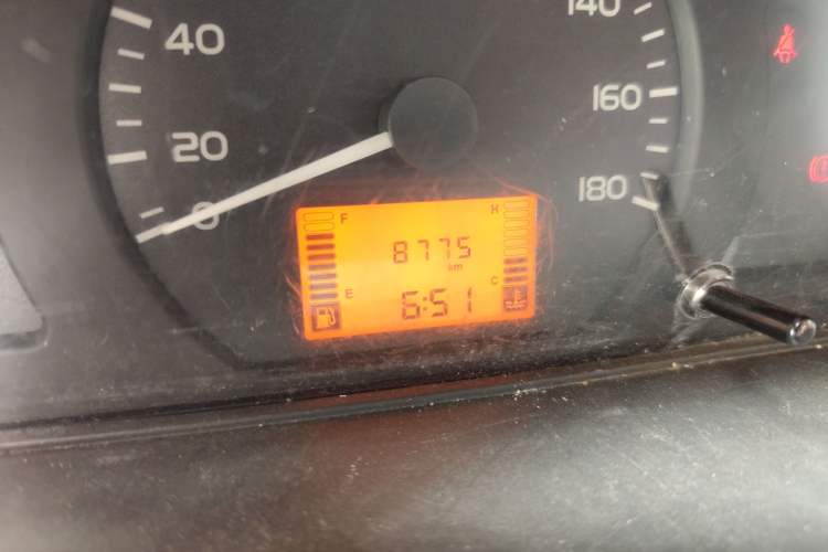 Used Wuling Rongguang 2019 1.5L Extended-Body Van Base Model with 2 Seats Odometer Close Up